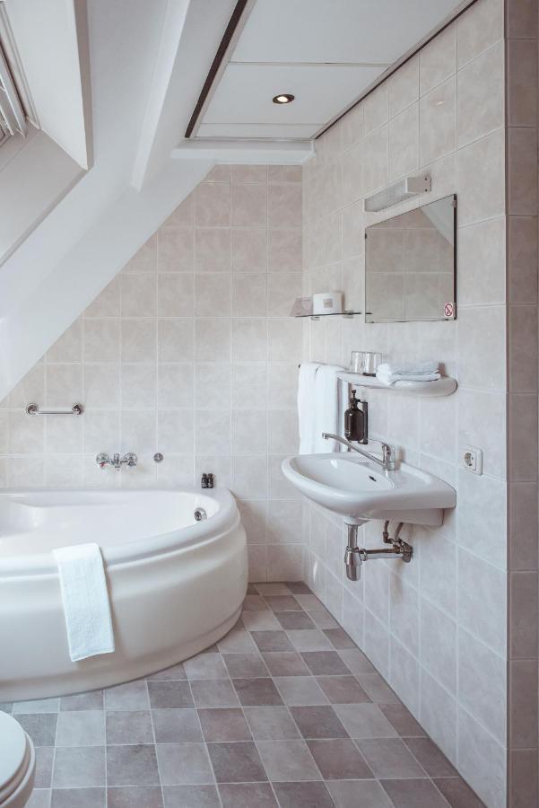 Boutique Hotel Restaurant Bal Echteld Экстерьер фото